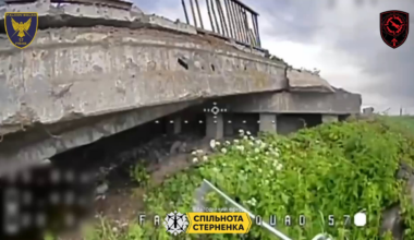 Ukrainian fiber-optic drone strikes on Russian infantry in Vovchansk. July 2025
