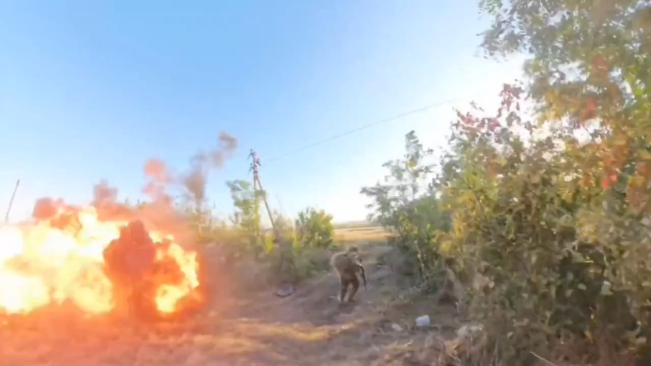 Russian Propagandist Andrey Filatov Near Death Experience with Ukrainian FPV Drone, Donetsk region [25 July 2025]