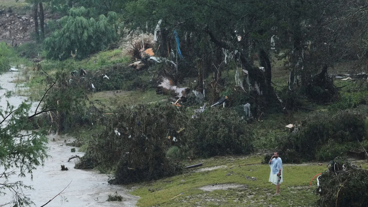 Mindestens 24 Tote bei Hochwasser in den USA - 20 Kinder eines Sommercamps vermisst - Panorama