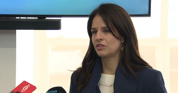 Govt aims to double economic impact of international students by 2034