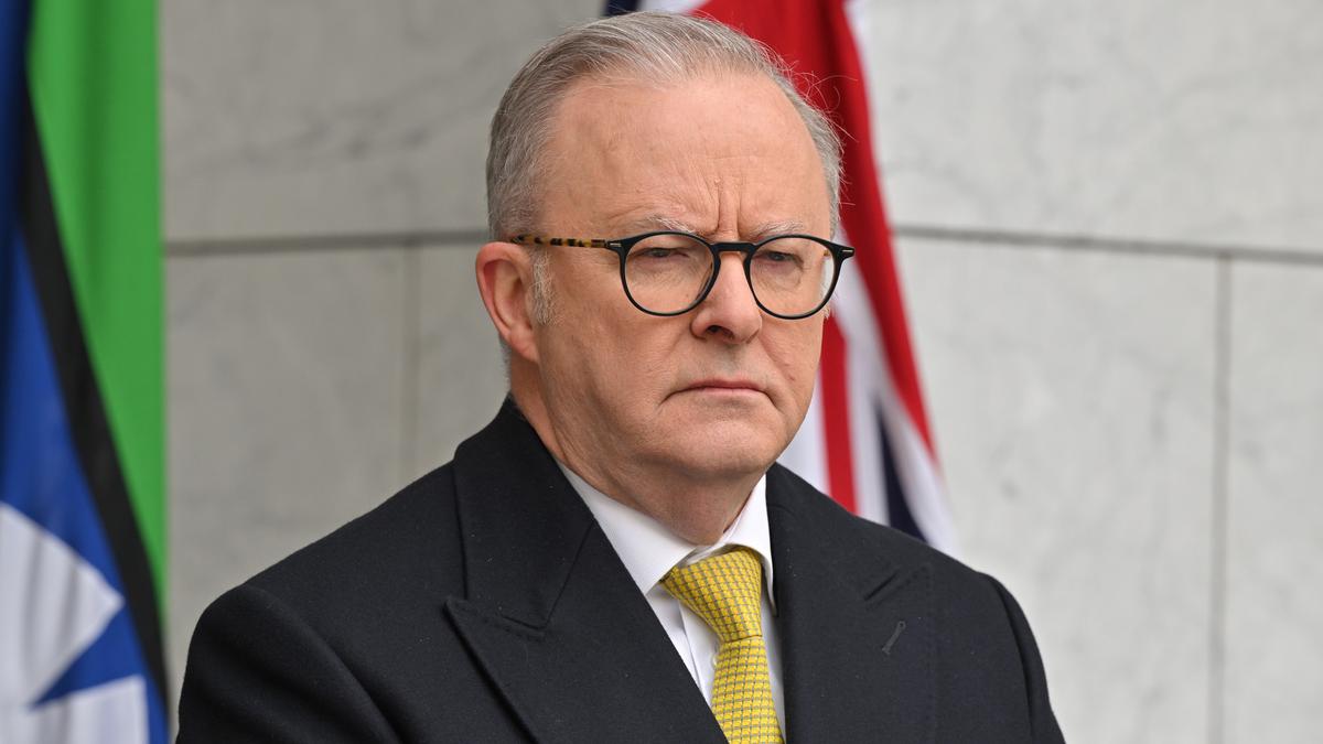 Australian news and politics live: Anthony Albanese reveals details of social media ban for under-16s