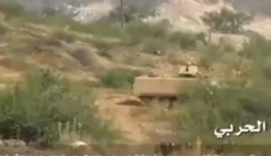 Houthi camera man target from a close range by a Saudi M-113A4 (2020)