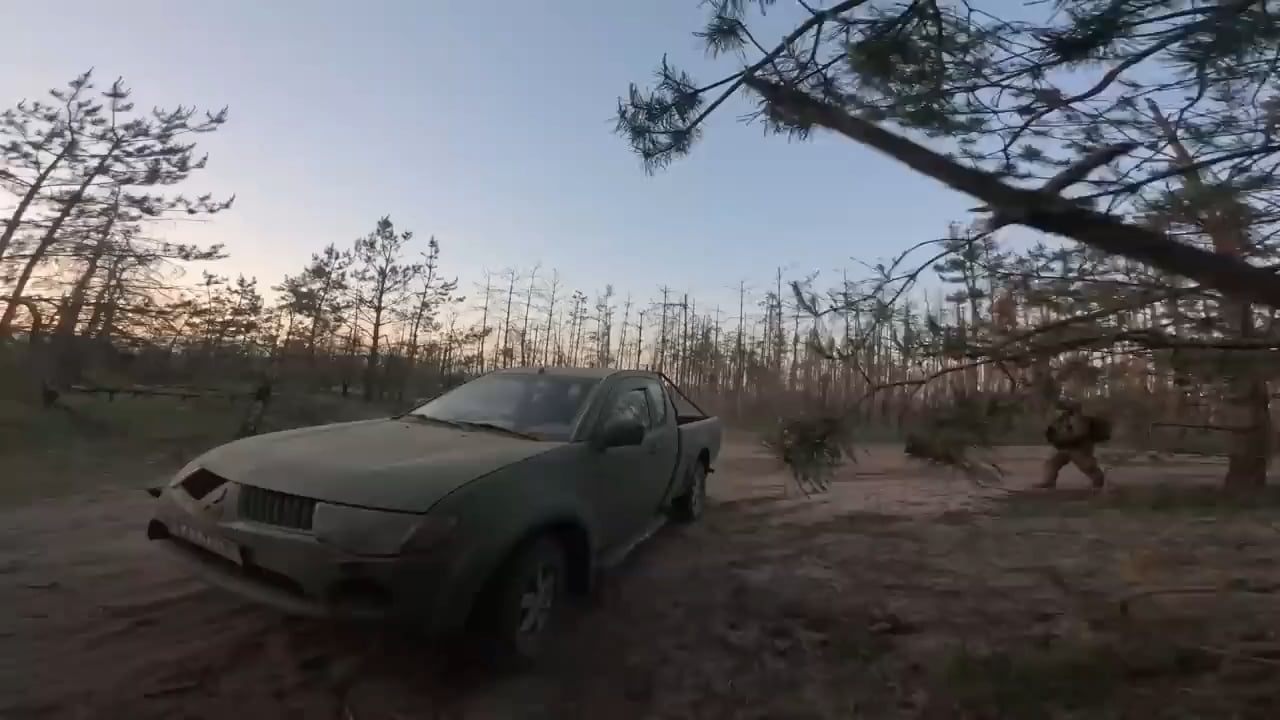 Colombian Soldiers Rescue Wounded Ukrainian Driver Under Artillery in Ukraine