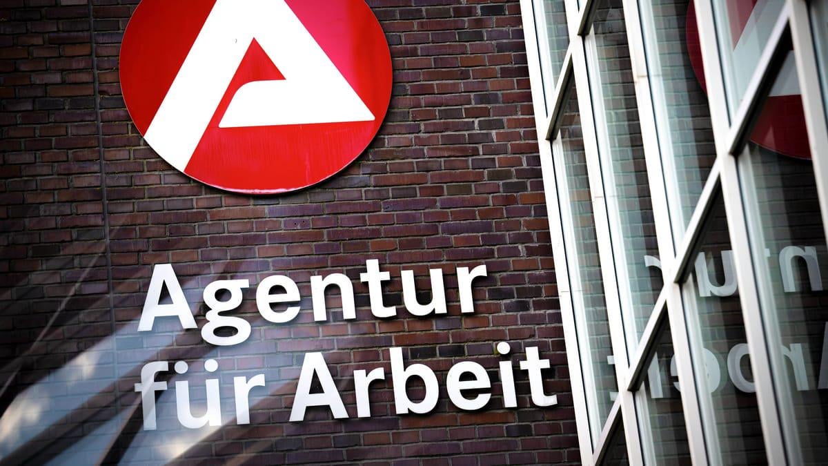 Arbeitsmarkt: Bundesagentur für Arbeit vermittelt kaum noch Jobs