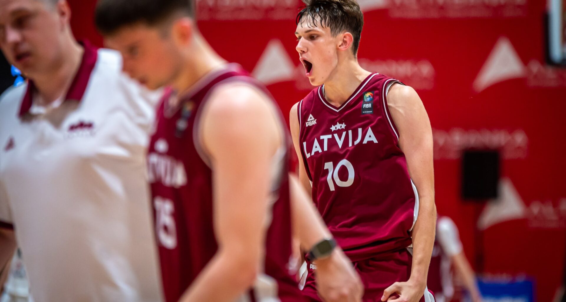 Latvia shock Lithuania, Lastring has block party as last eight is set