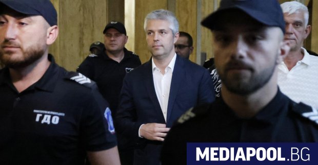 Благомир Коцев и двамата общинари на ПП остават в ареста, бизнесменът е пуснат