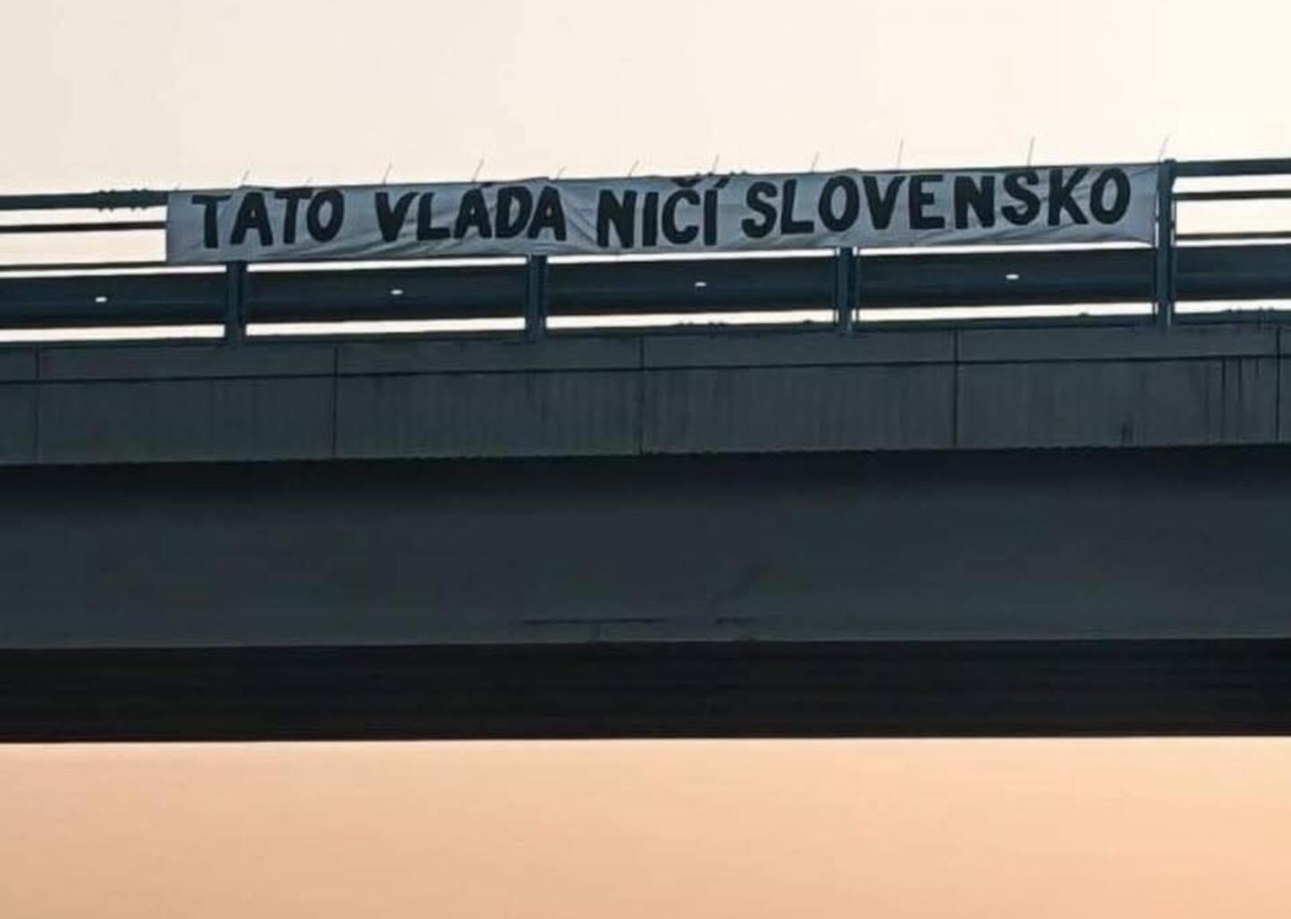 Pekny transparent