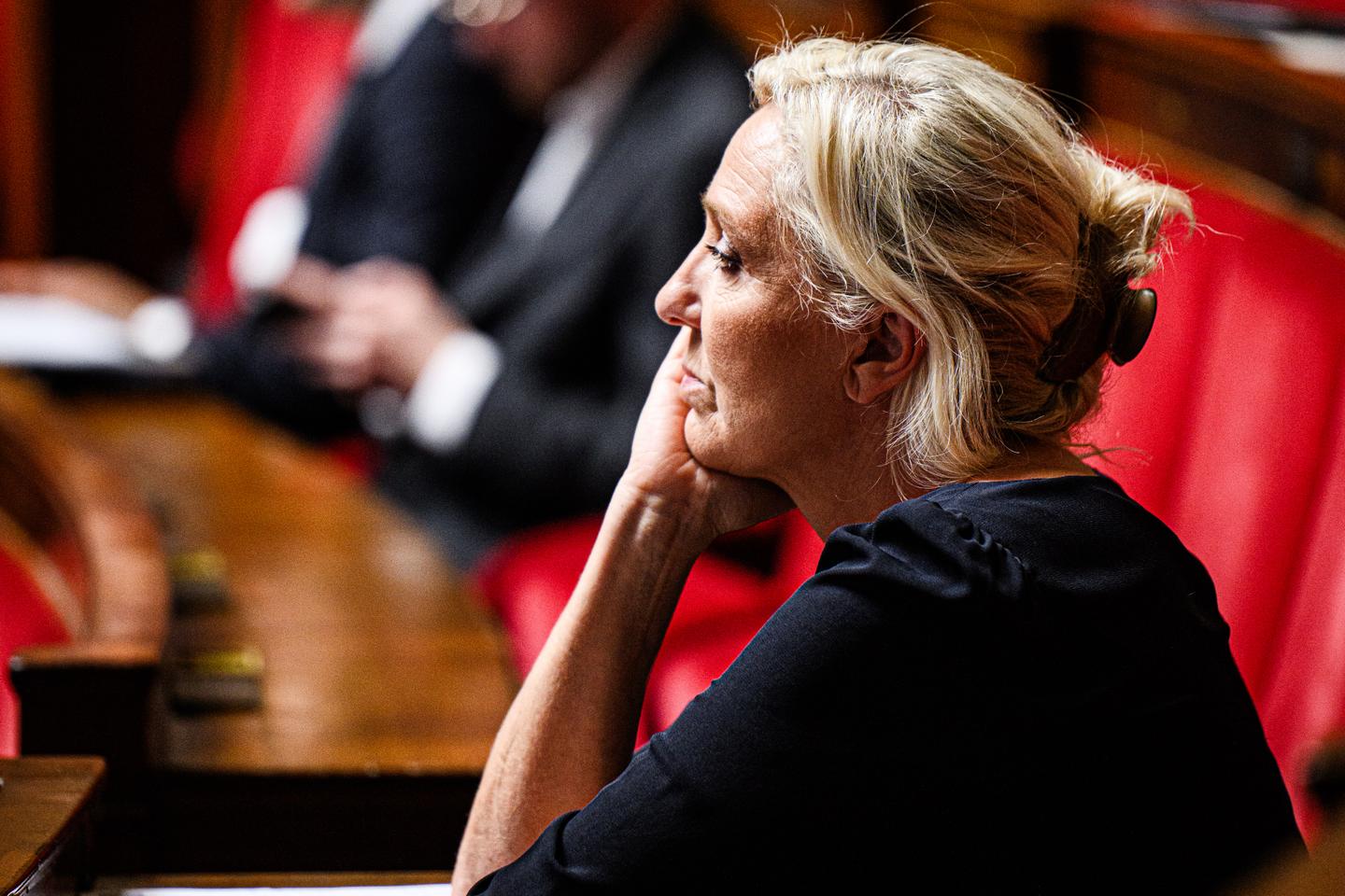 Marine Le Pen recevait encore 5 000 euros par mois du RN deux ans après avoir quitté définitivement la présidence du parti