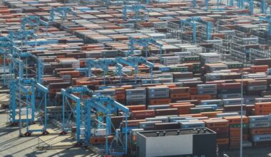EU seeks trade deal with Trump this month, new tariff notices due