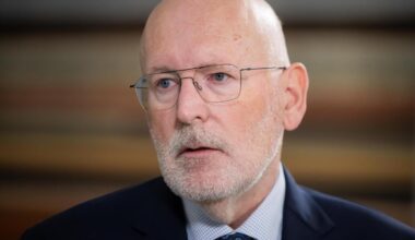 GL/PvdA blundert bij stemming: rechts spint garen bij herdenking slavernijverleden
