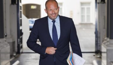 Francken overweegt België terug te trekken uit Europees defensieproject na forse Franse kritiek