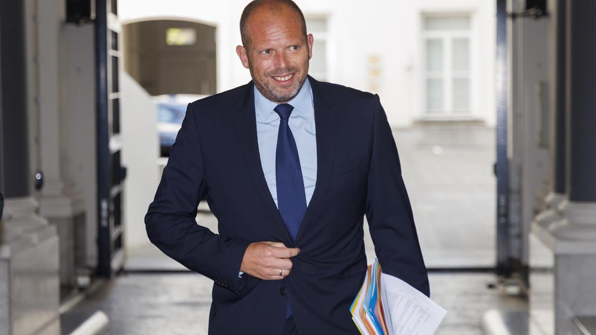 Francken overweegt België terug te trekken uit Europees defensieproject na forse Franse kritiek
