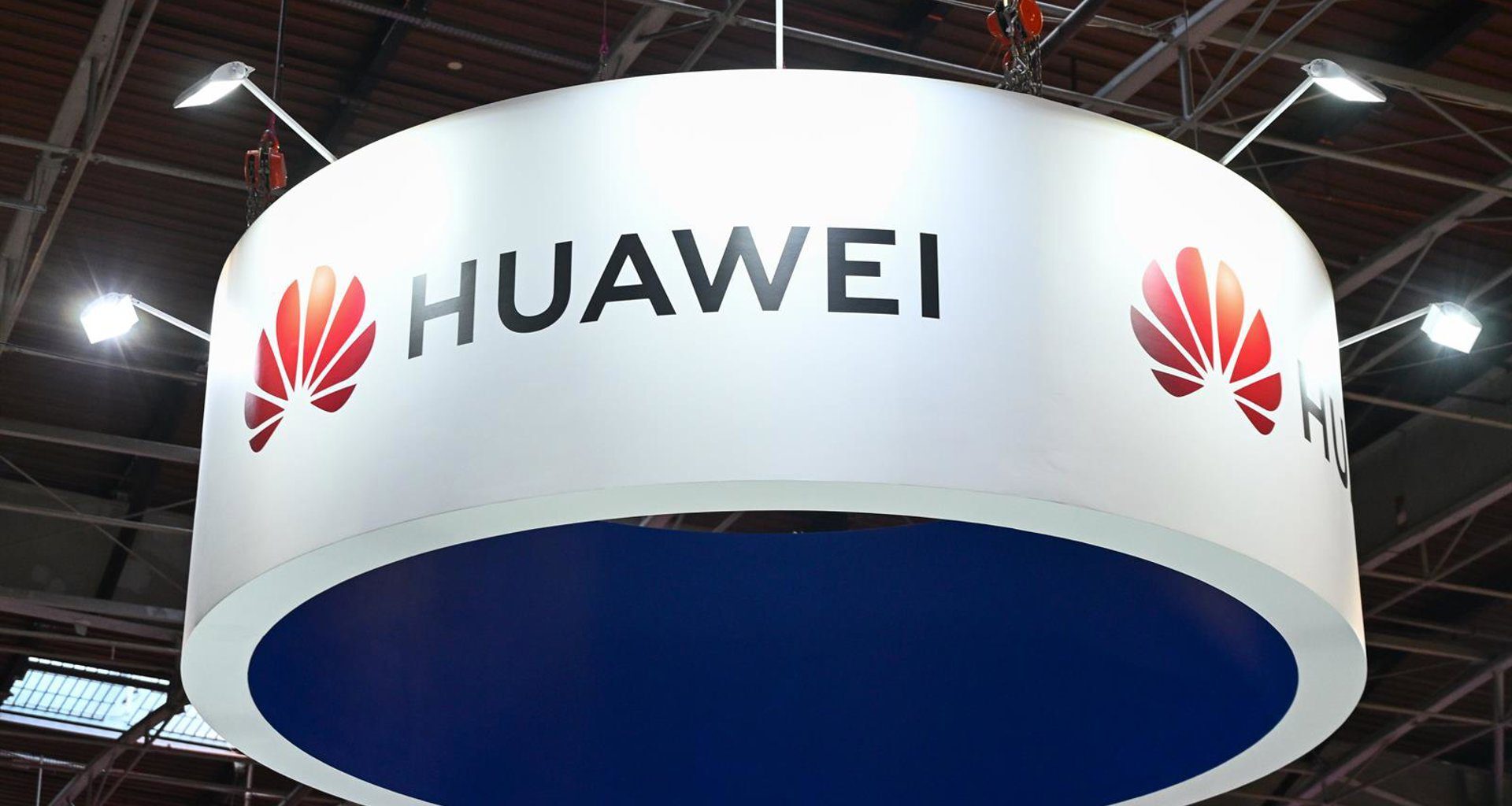 China solicita a Estados Unidos no interferir en la concesión a Huawei para manejar escuchas en España