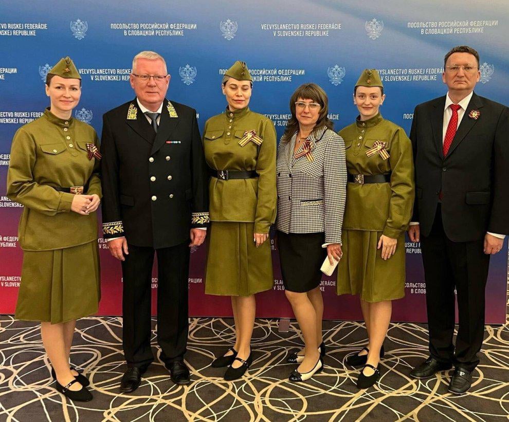 Rusi si značkujú územie: Ruská ambasáda robila v máji recepciu vo vládnom Hoteli Bôrik. Úrad vlády tají, kto platil účet.