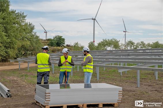 Grootste zonnepark van België breidt verder uit in - Lommel