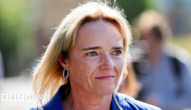 Nurse confronted trans doctor in 'unacceptable' manner, tribunal hears