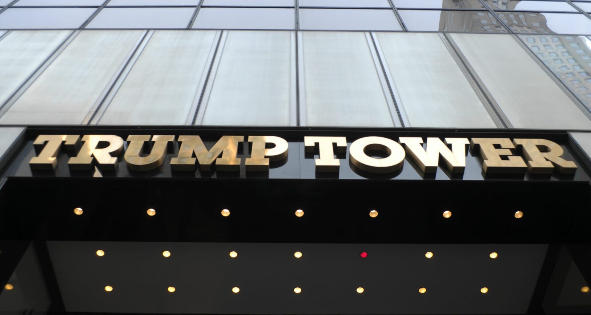 Trump aduce brandul său imobiliar și în România. Unde va fi construit primul Trump Tower