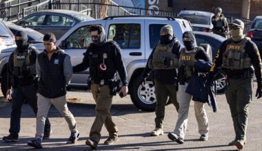 New Bill Forces ICE Agents to Show ID, Bans Masks During Raids