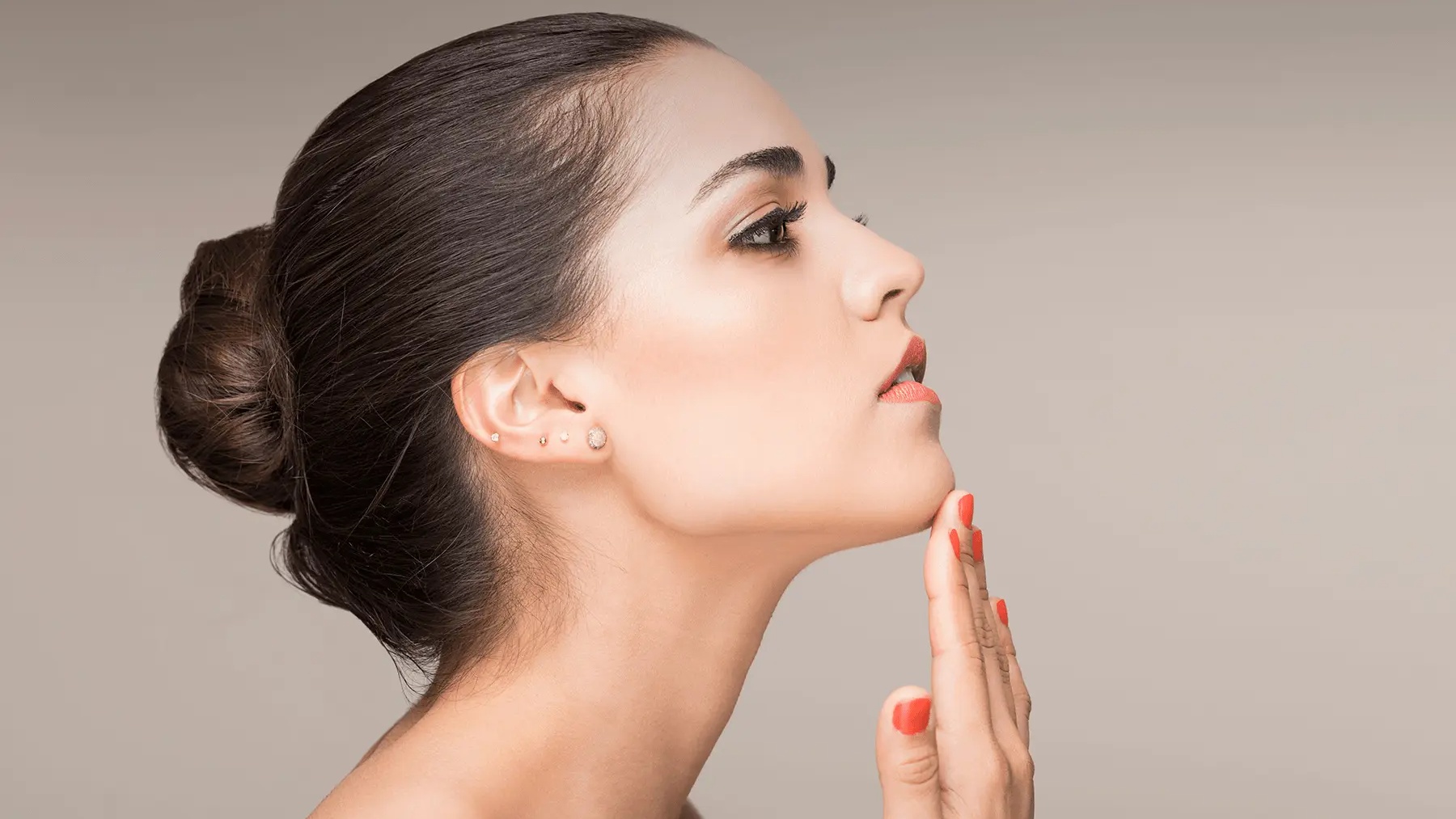 Confirmed - only humans have a chin... and even science doesn't know exactly why we developed it