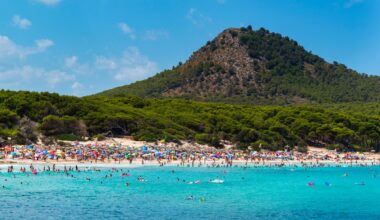 Spain’s tourism sector expects slowdown in summer sales