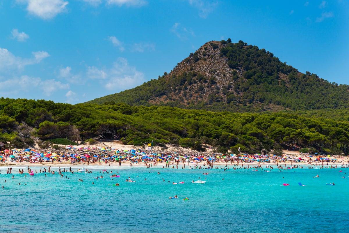 Spain’s tourism sector expects slowdown in summer sales