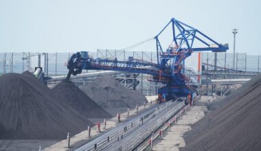 Despite -48% drop in price, Russia’s coal exports collapse -50% Leaving Ports Flooded