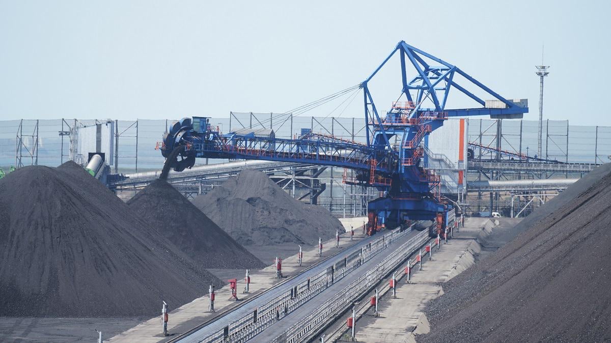Despite -48% drop in price, Russia’s coal exports collapse -50% Leaving Ports Flooded