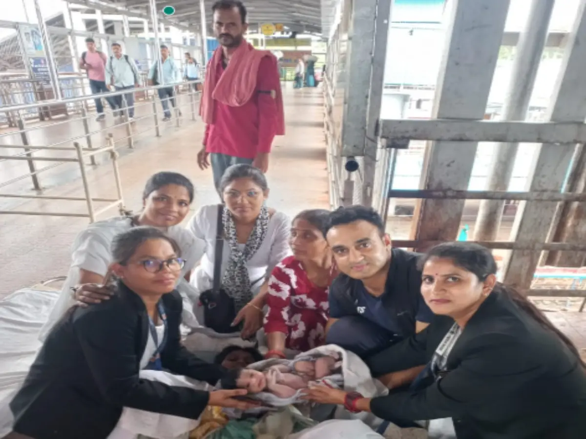 Army officer uses hair clip, pocket knife to help woman deliver baby at railway platform
