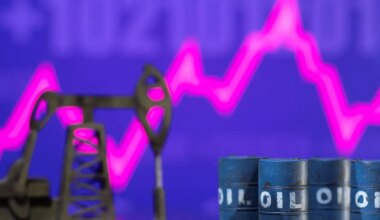 EU pushes for floating price cap on Russian oil to undercut Kremlin revenues