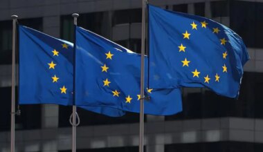 EU warns of retaliation as US tariffs loom over trade talks