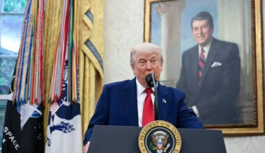 Trump pushes higher tariffs on EU imports as trade talks stall