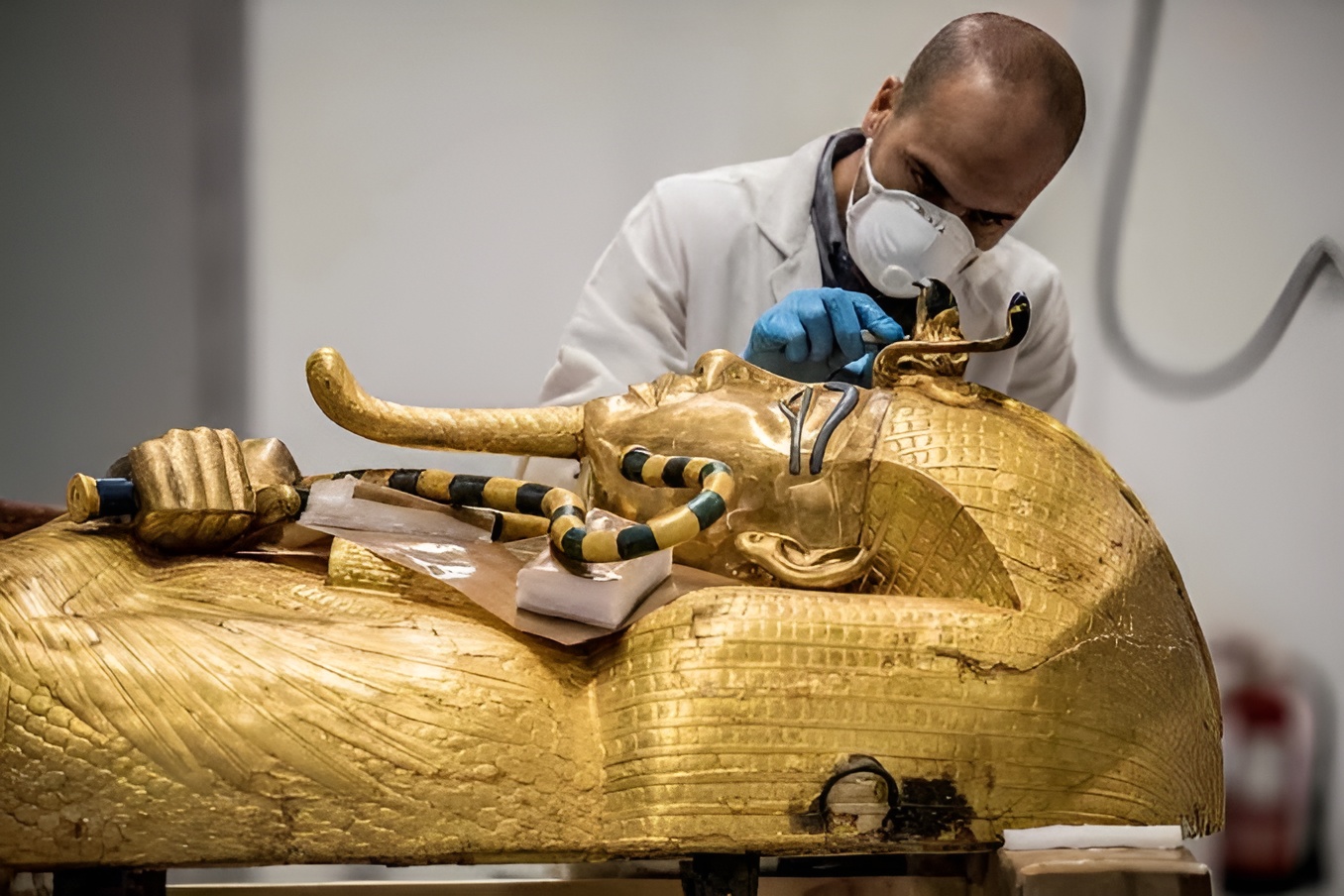 Belgium Returns 3,000-Year-Old Wooden Sarcophagus to Egypt After a Decade