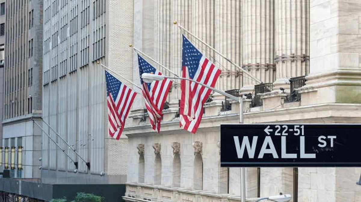 Wall Street Wobbles as Trump’s Fresh Trade Tariffs Rattles Sentiment