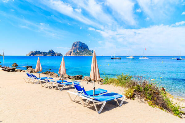 Spain, Turkey, Greece, France, USA And Austria Rank Highest For Catching Brits Off Guard Without Cash—Avoid Unexpected Travel Disruptions This Summer