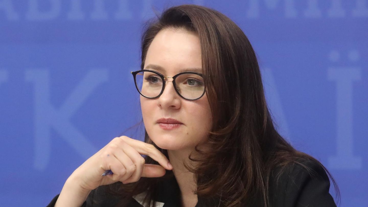 Die neue Ministerpräsidentin der Ukraine, Julija Swyrydenko, habe Nerven aus Stahl, heißt es