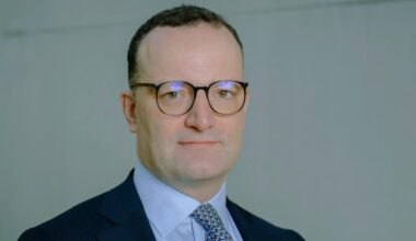 Viel zu verzeihen | Jens Spahn fordert in der Maskenaffäre Transparenz. Nun zeigt sich: Sein Ministerium verheimlichte mutmaßlich entscheidende Informationen.