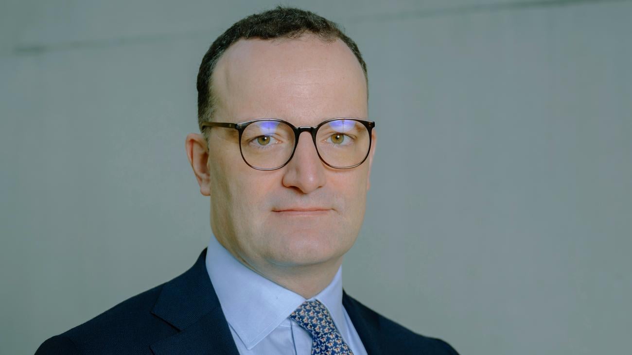 Viel zu verzeihen | Jens Spahn fordert in der Maskenaffäre Transparenz. Nun zeigt sich: Sein Ministerium verheimlichte mutmaßlich entscheidende Informationen.