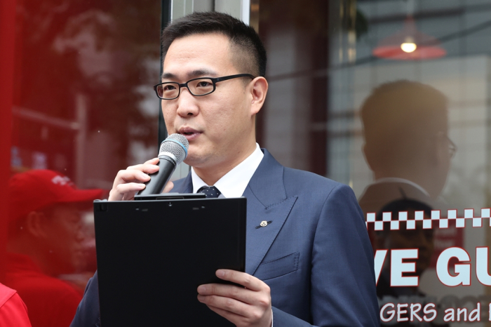 Kim Dong-seon, Hanwha Group Chairman Kim Seung-youn's third and youngest son