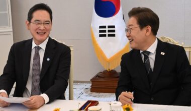 President Lee meets with Samsung chief amid stalled US-Korea trade talks