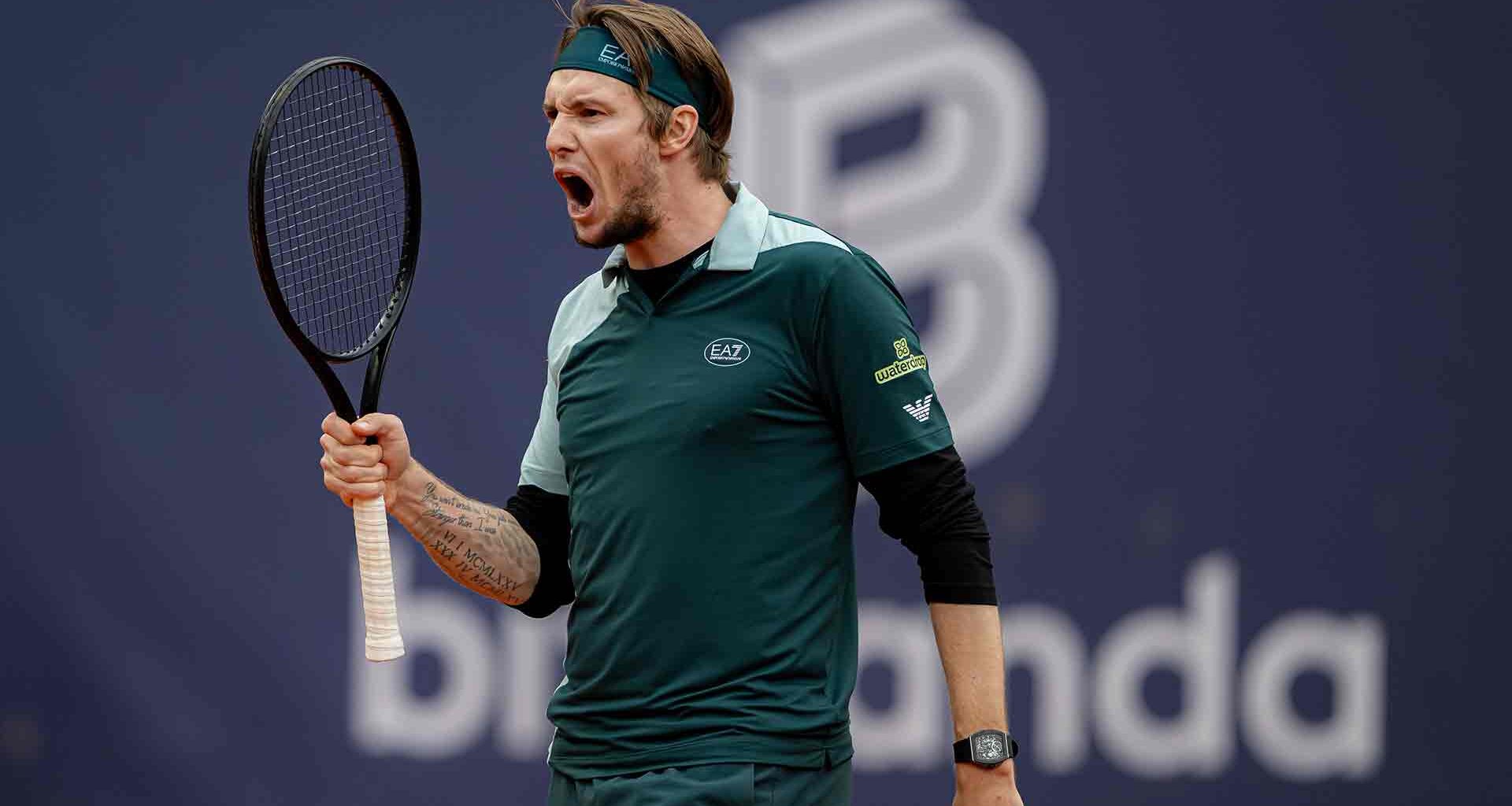 Alexander Bublik firma el doblete Gstaad-Kitzbühel | ATP Tour