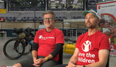 Kiwi and Aussie cycle, ski and hike the length of NZ to fundraise