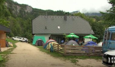 Narodni svet koroških Slovencev je obsodil policijsko racijo tabora v Peršmanovem domu