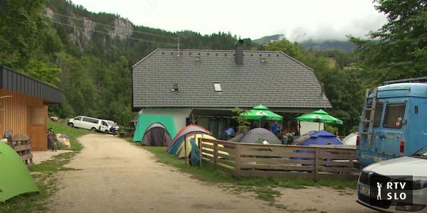 Narodni svet koroških Slovencev je obsodil policijsko racijo tabora v Peršmanovem domu