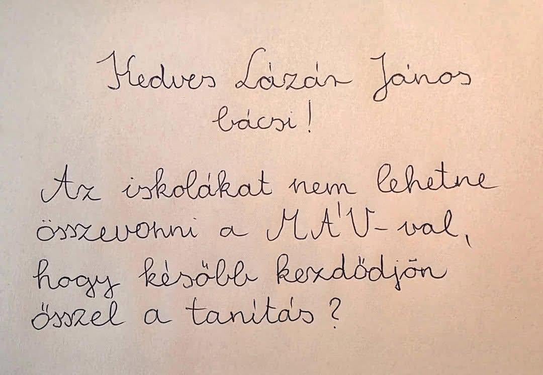 Válaszolj a kisgyereknek, János!
