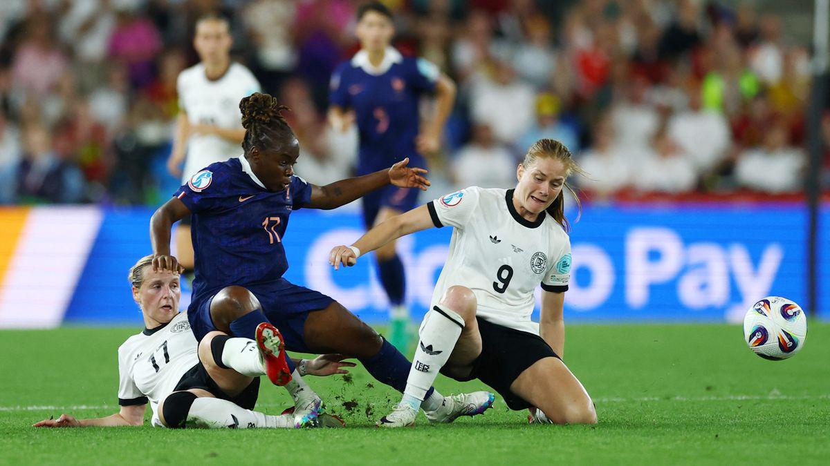 Deutschland steht nach Elfmeterschießen im EM-Halbfinale