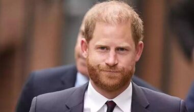 Prince Harry urged to use his neck for once instead of twisting it behind him