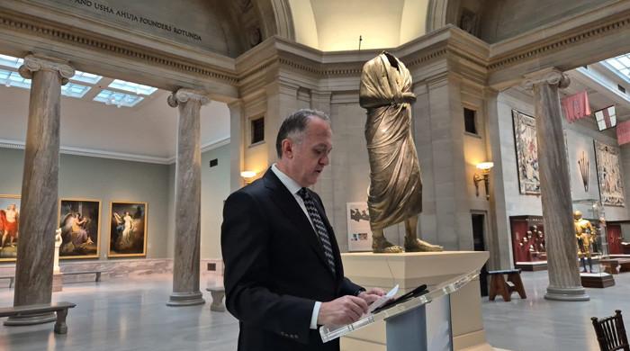 Ancient headless statue returns to Turkiye 65 years later