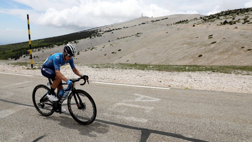 Le cavalier seul du Colombien Miguel Angel Lopez lors du Mont Ventoux Dénivelés Challenge, en 2021.