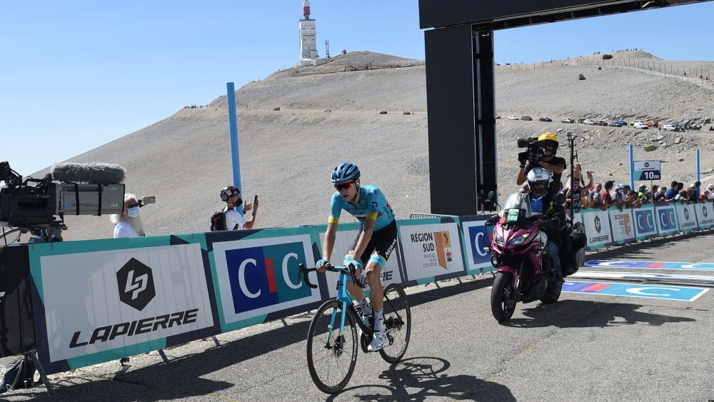 Le Russe Aleksandr Vlasov remporte le Mont Ventoux Dénivelé Challenges, en 2020. Mais c'était au col des Tempêtes, et non devant l'observatoire.