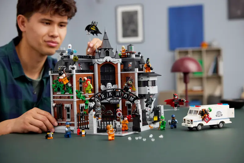 LEGO unveils an epic Arkham Asylum set -